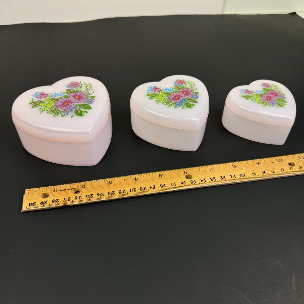 Vtg 3 Sizes Plastic Pink Heart Shaped Nesting Containers w Lids Floral Flowers